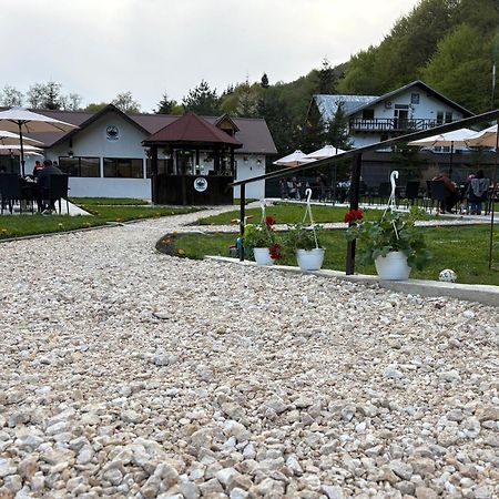 Cabana Izvoarele Doftanei Traisteni Ngoại thất bức ảnh