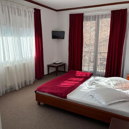 Cabana Izvoarele Doftanei Traisteni Ngoại thất bức ảnh