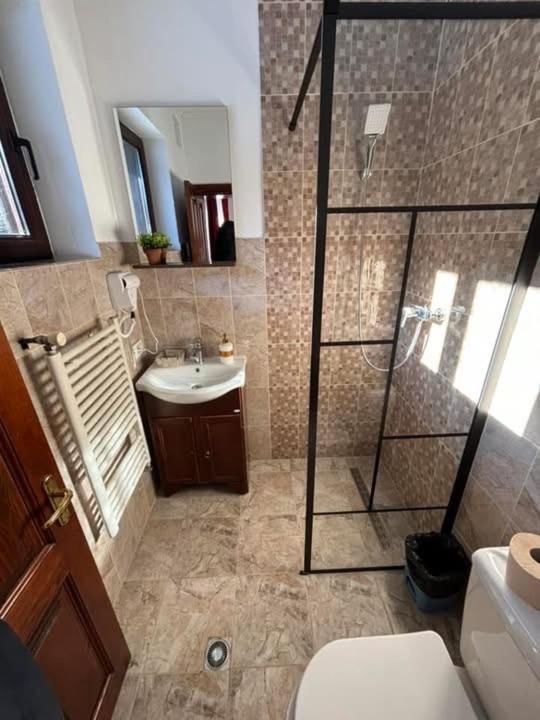 Cabana Izvoarele Doftanei Traisteni Ngoại thất bức ảnh